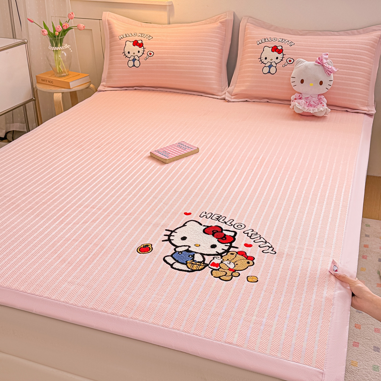 91家纺网 家纺一手货源 找家纺 （总）蓝邻家纺 2026年新款PE提花三丽鸥毛巾绣凉席系列-平铺款