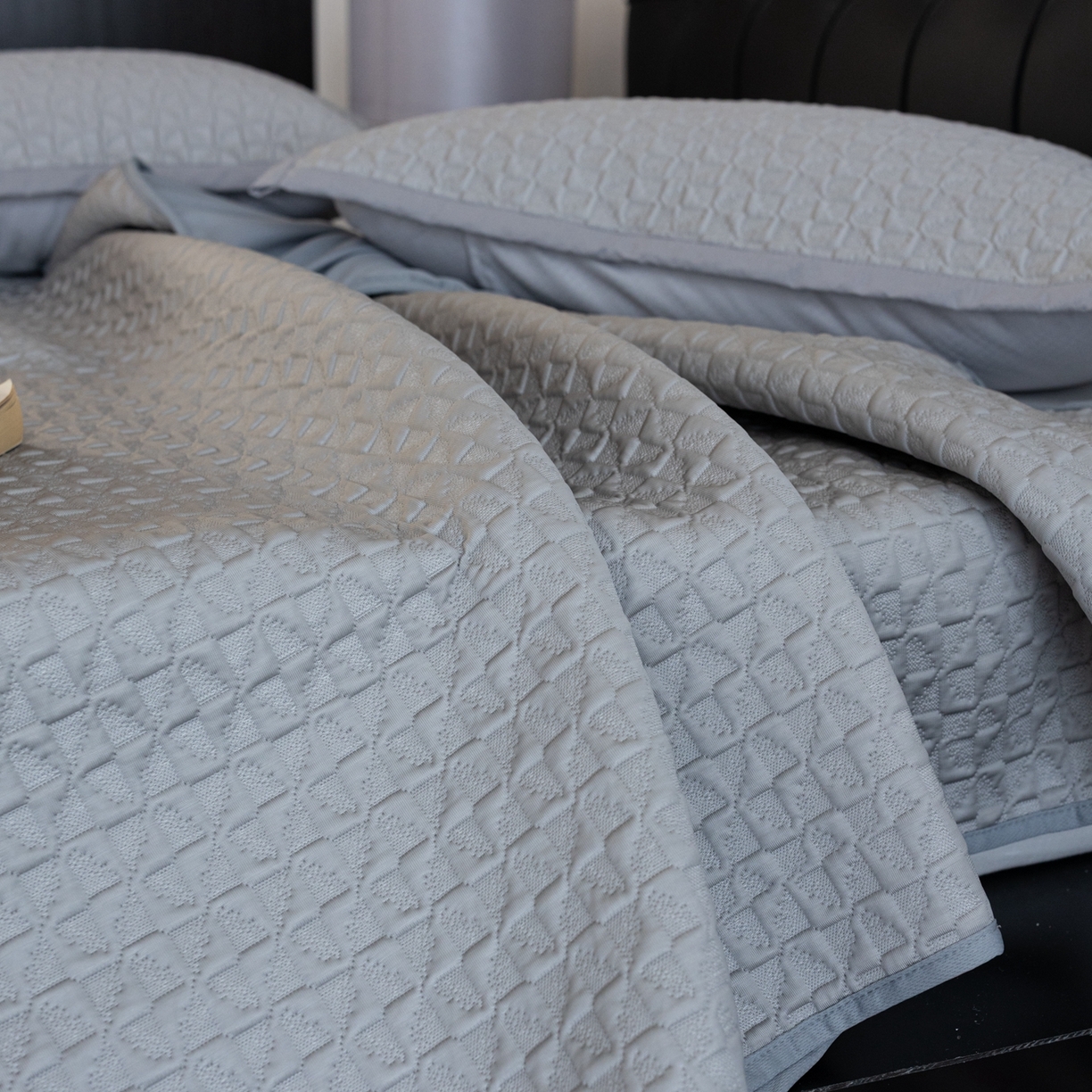 91家纺网 家纺一手货源 找家纺 （总）云上 2026新款冷萃丝三明治凉感席凉席席子-泡芙格系列