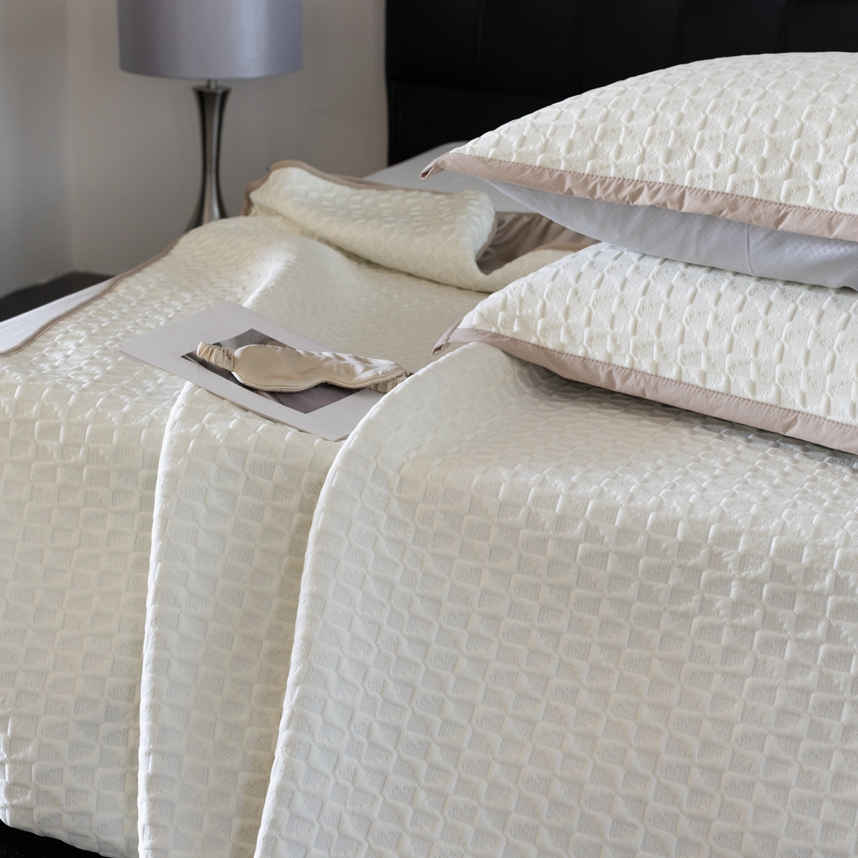 91家纺网 家纺一手货源 找家纺 云上 2026新款冷萃丝三明治凉感席凉席席子-泡芙格系列 泡芙格床笠-米白