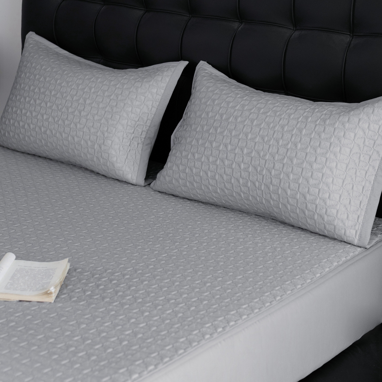 91家纺网 家纺一手货源 找家纺 云上 2026新款冷萃丝三明治凉感席凉席席子-泡芙格系列 泡芙格床笠-浅灰