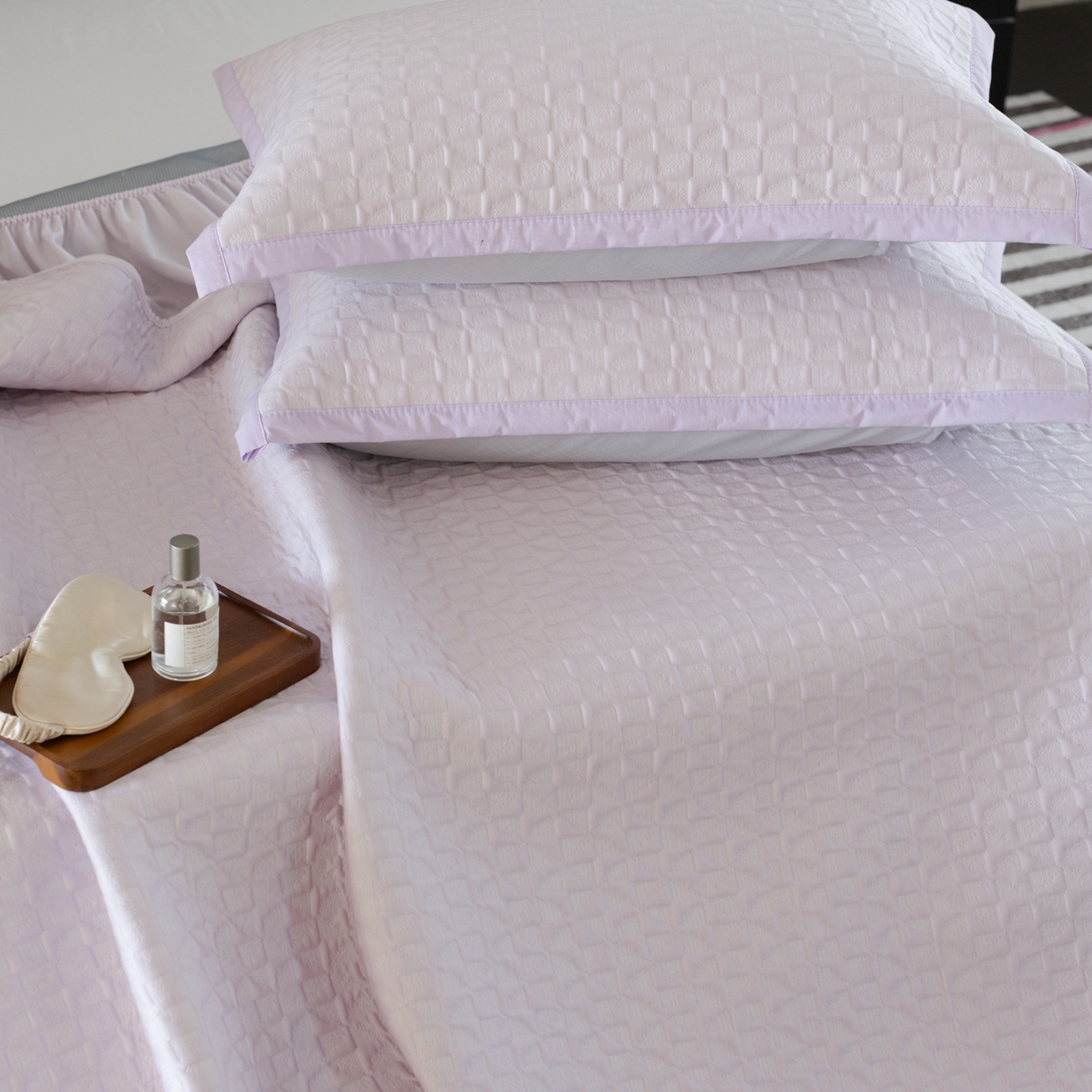 91家纺网 家纺一手货源 找家纺 云上 2026新款冷萃丝三明治凉感席凉席席子-泡芙格系列 泡芙格床笠-紫色