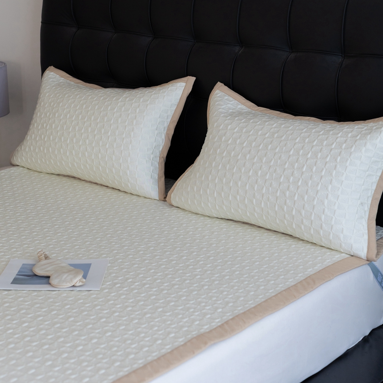 91家纺网 家纺一手货源 找家纺 云上 2026新款冷萃丝三明治凉感席凉席席子-泡芙格系列 泡芙格床席-米白