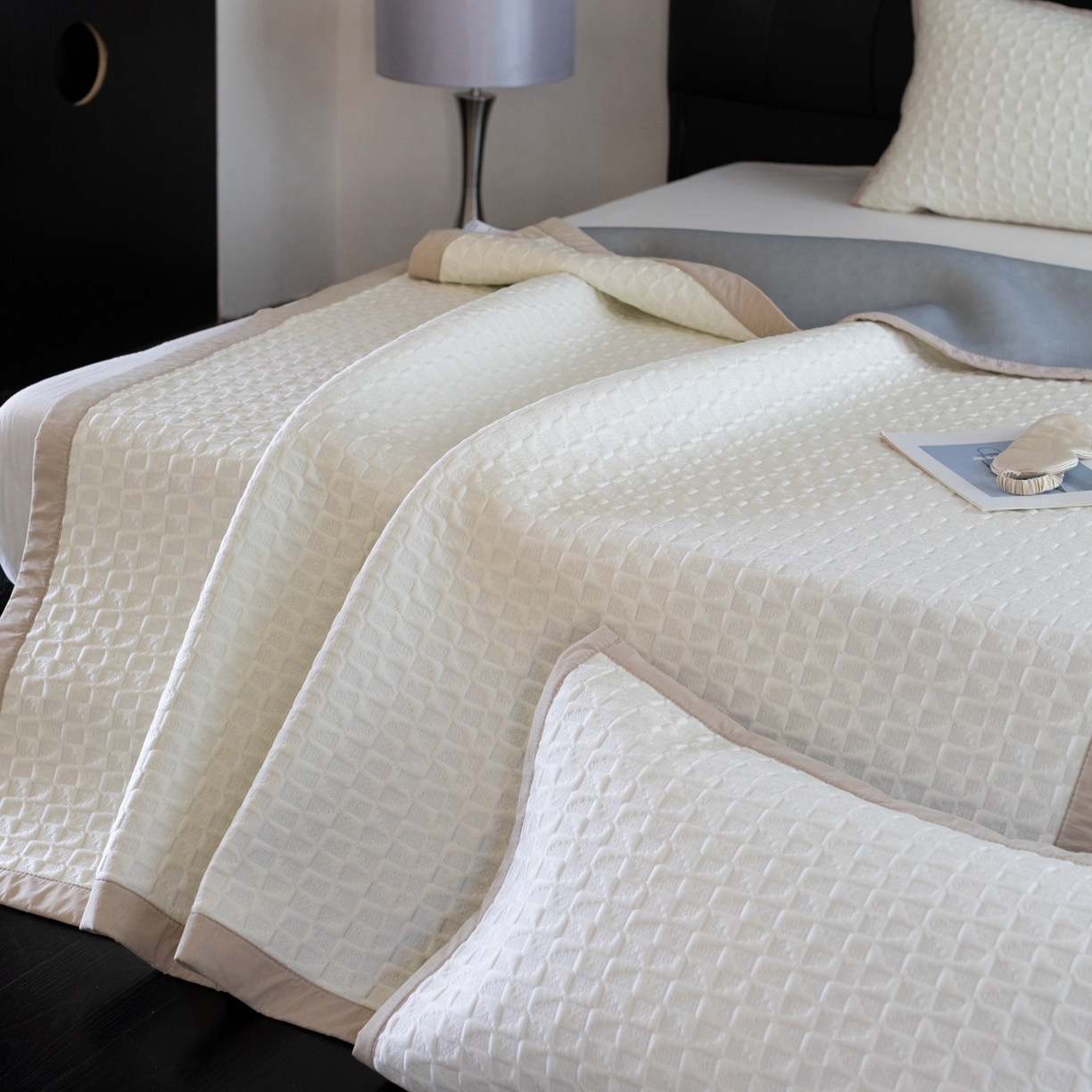 91家纺网 家纺一手货源 找家纺 云上 2026新款冷萃丝三明治凉感席凉席席子-泡芙格系列 泡芙格床席-米白