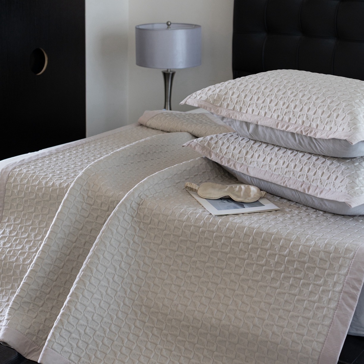 91家纺网 家纺一手货源 找家纺 云上 2026新款冷萃丝三明治凉感席凉席席子-泡芙格系列 泡芙格床席-米黄