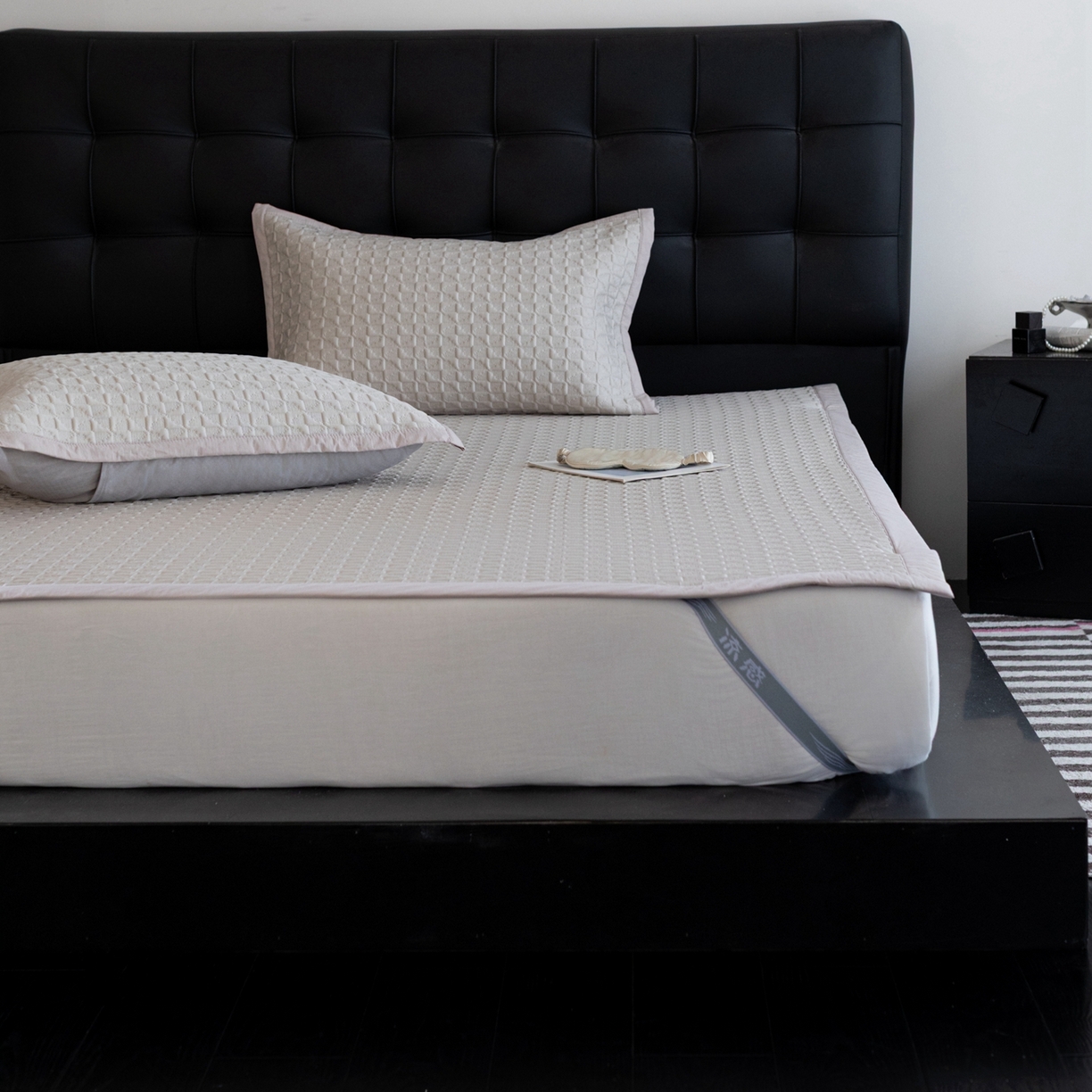 91家纺网 家纺一手货源 找家纺 云上 2026新款冷萃丝三明治凉感席凉席席子-泡芙格系列 泡芙格床席-米黄