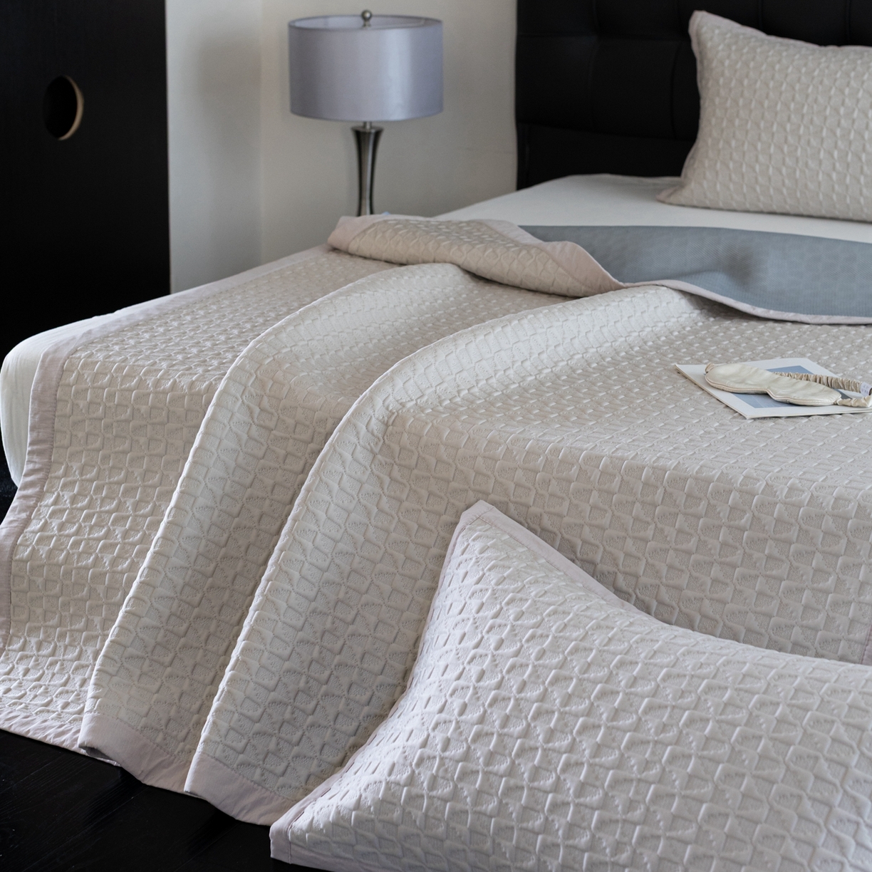 91家纺网 家纺一手货源 找家纺 云上 2026新款冷萃丝三明治凉感席凉席席子-泡芙格系列 泡芙格床席-米黄