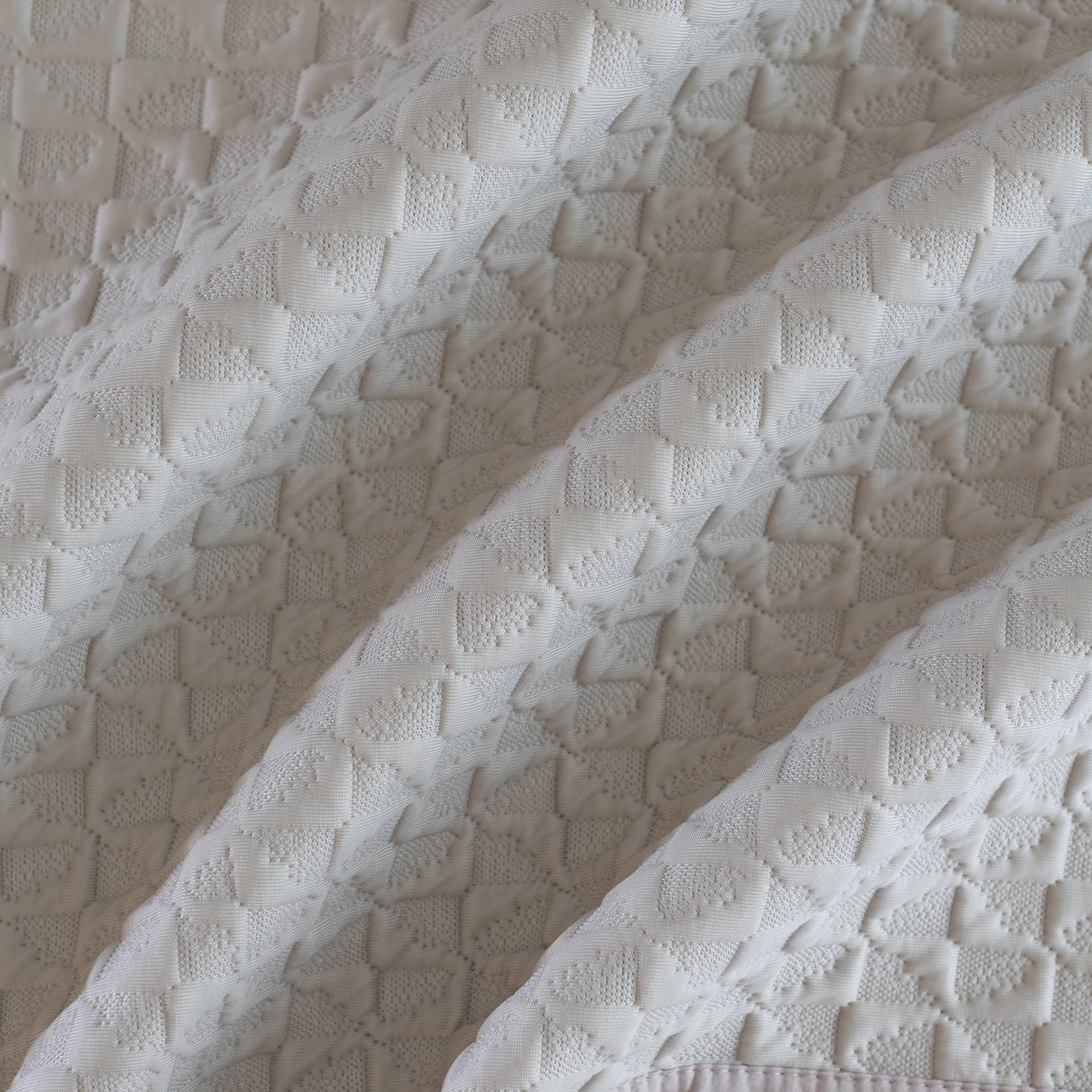 91家纺网 家纺一手货源 找家纺 云上 2026新款冷萃丝三明治凉感席凉席席子-泡芙格系列 泡芙格床席-米黄