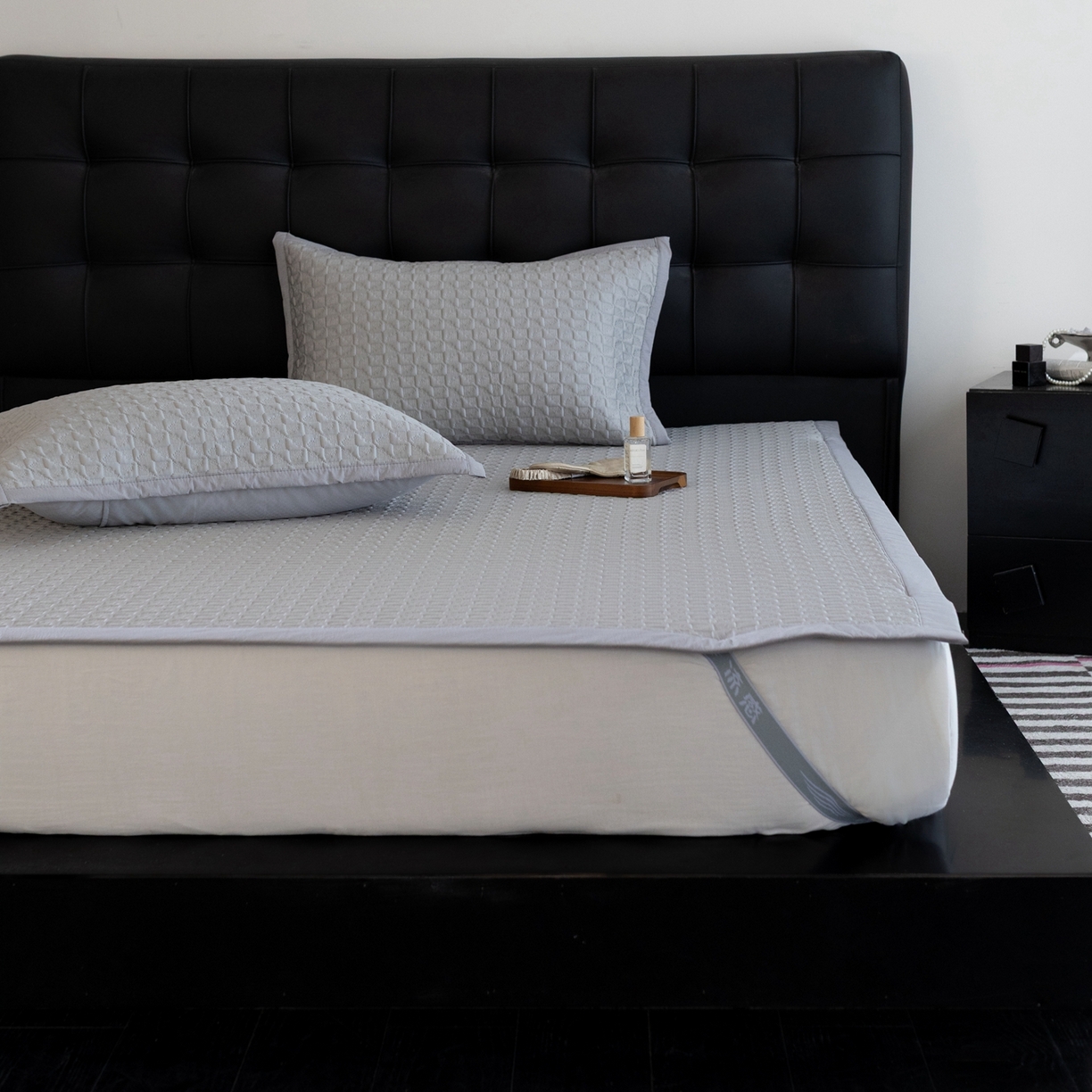 91家纺网 家纺一手货源 找家纺 云上 2026新款冷萃丝三明治凉感席凉席席子-泡芙格系列 泡芙格床席-浅灰