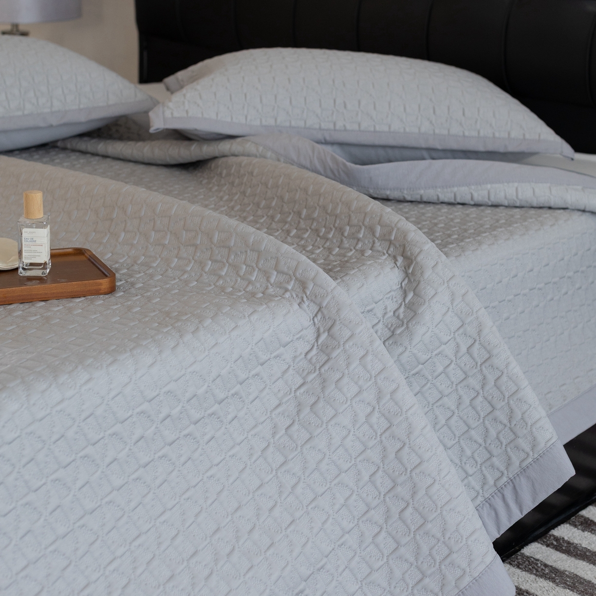 91家纺网 家纺一手货源 找家纺 云上 2026新款冷萃丝三明治凉感席凉席席子-泡芙格系列 泡芙格床席-浅灰