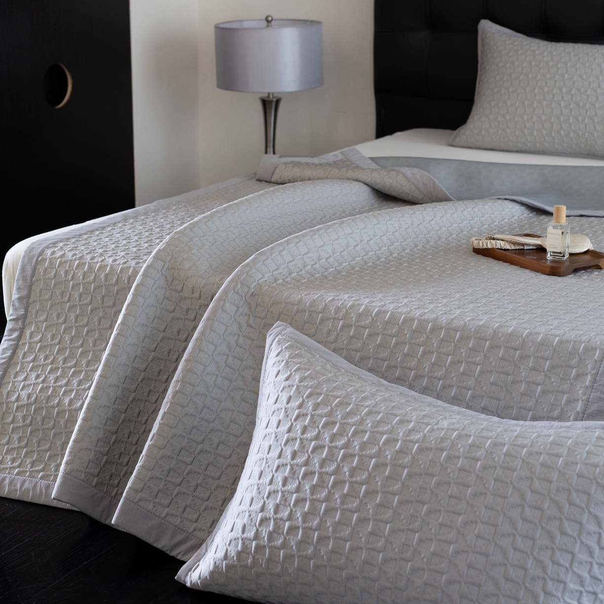 91家纺网 家纺一手货源 找家纺 云上 2026新款冷萃丝三明治凉感席凉席席子-泡芙格系列 泡芙格床席-浅灰