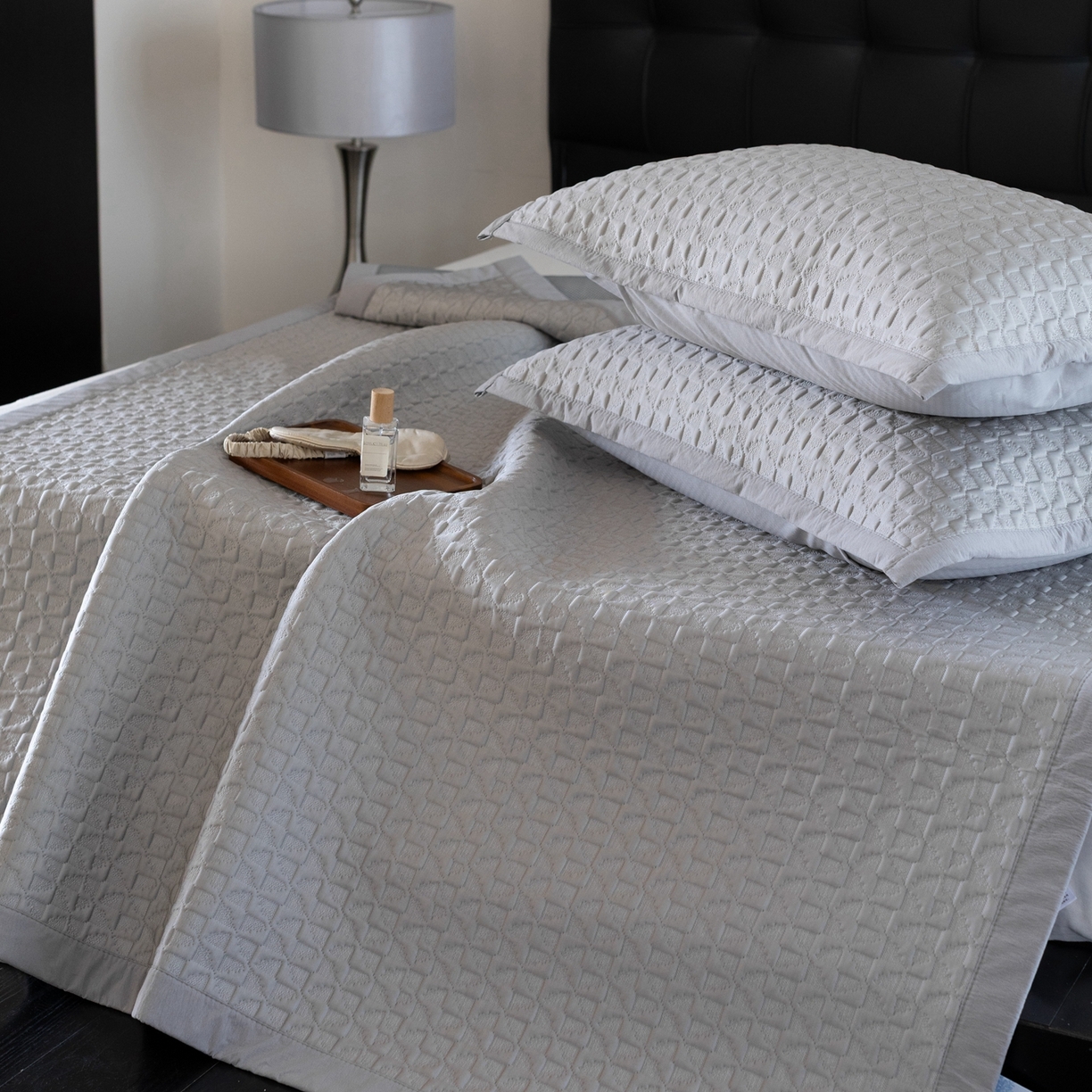 91家纺网 家纺一手货源 找家纺 云上 2026新款冷萃丝三明治凉感席凉席席子-泡芙格系列 泡芙格床席-浅灰