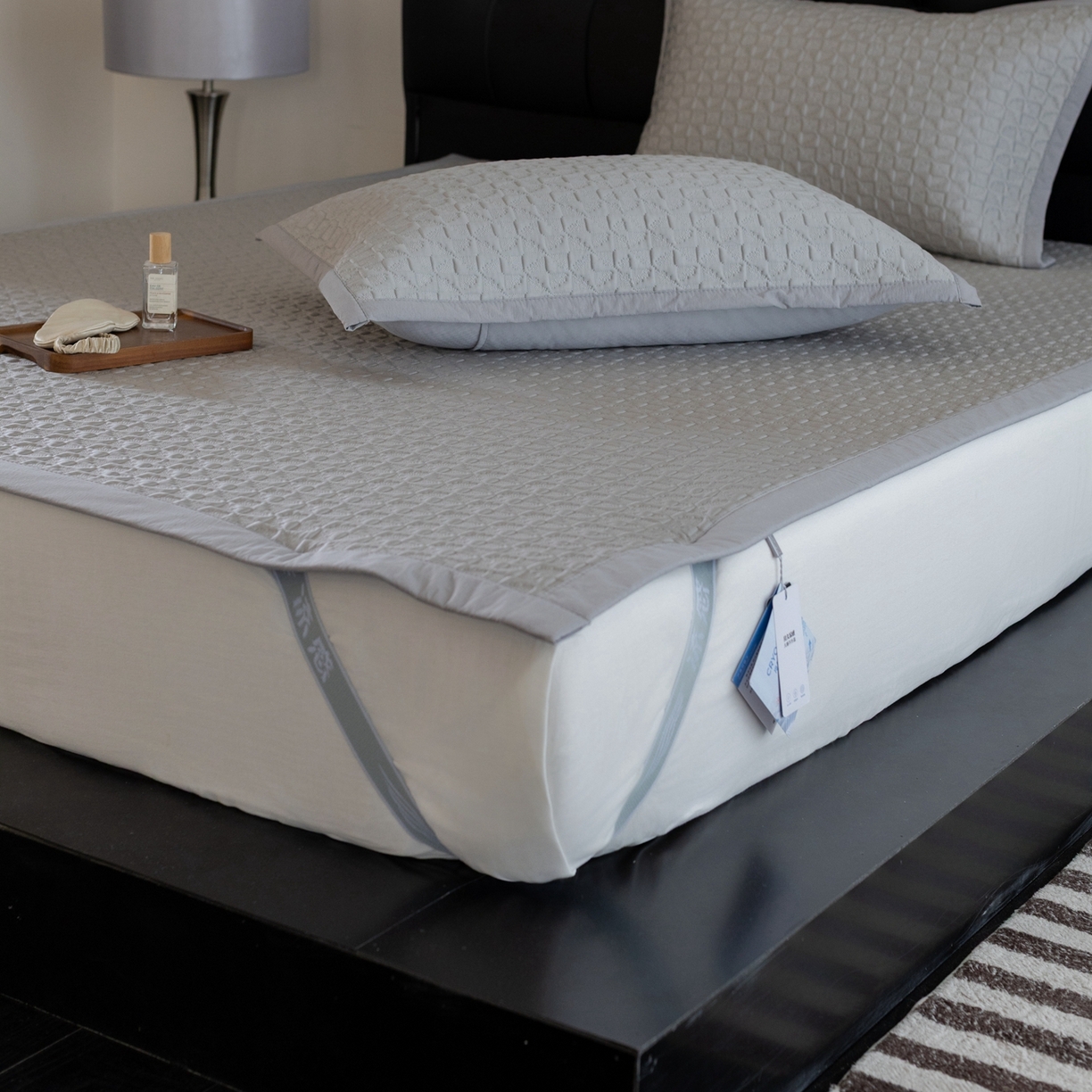 91家纺网 家纺一手货源 找家纺 云上 2026新款冷萃丝三明治凉感席凉席席子-泡芙格系列 泡芙格床席-浅灰