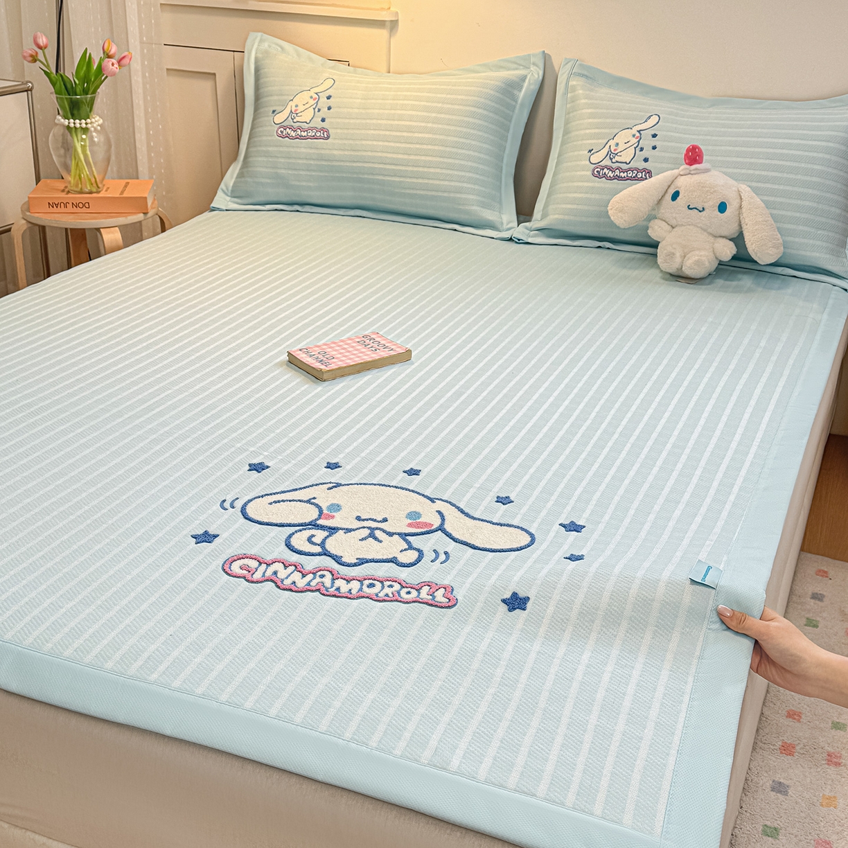 91家纺网 家纺一手货源 找家纺 蓝邻家纺 2026年新款PE提花三丽鸥毛巾绣凉席系列-平铺款 星梦玉桂