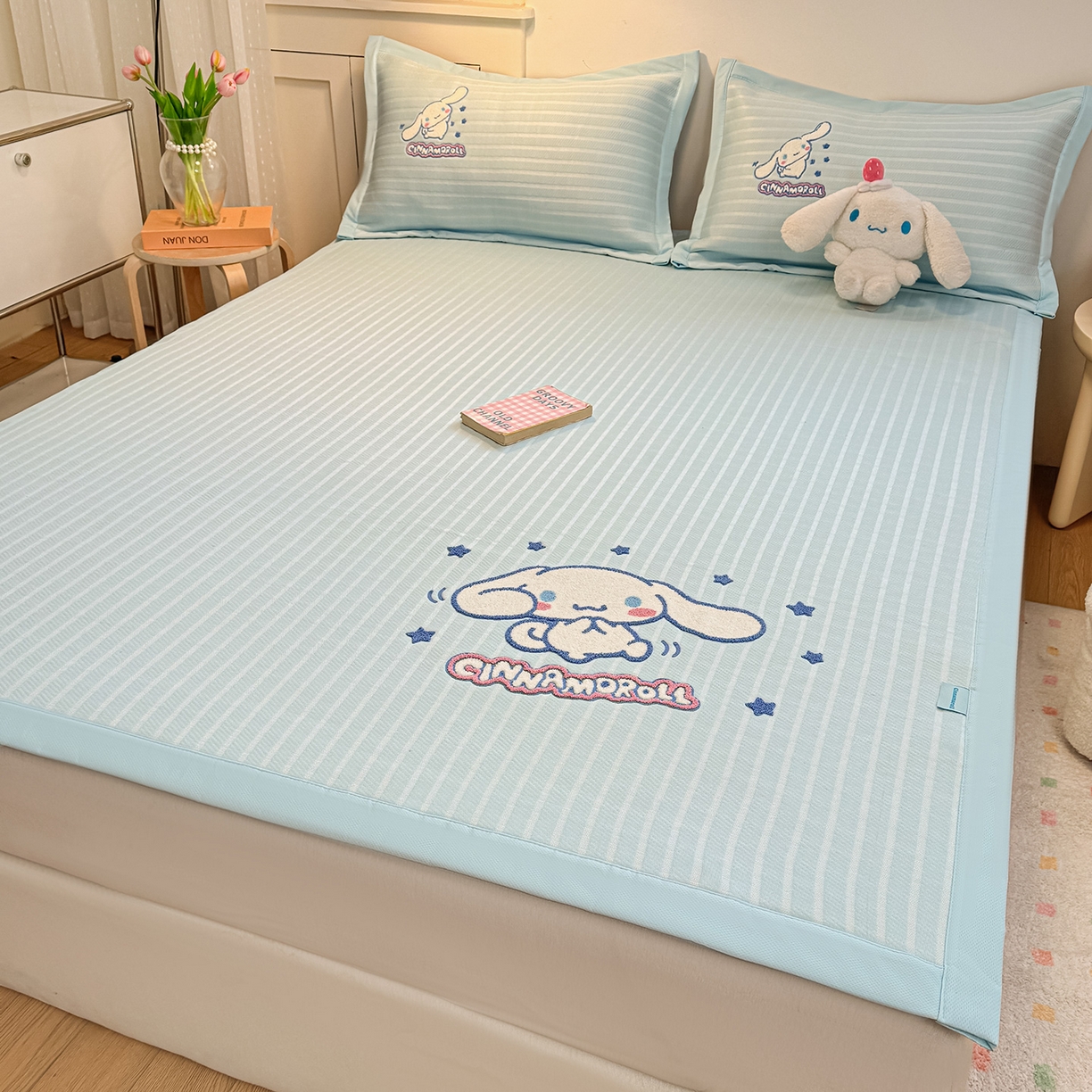 91家纺网 家纺一手货源 找家纺 蓝邻家纺 2026年新款PE提花三丽鸥毛巾绣凉席系列-平铺款 星梦玉桂