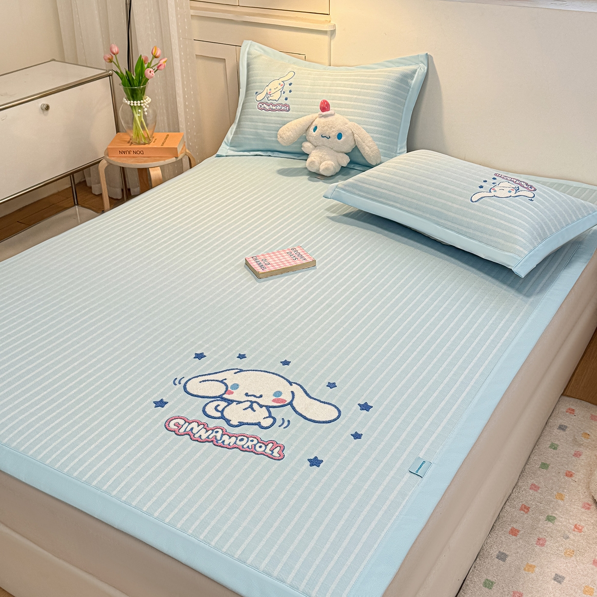 91家纺网 家纺一手货源 找家纺 蓝邻家纺 2026年新款PE提花三丽鸥毛巾绣凉席系列-平铺款 星梦玉桂