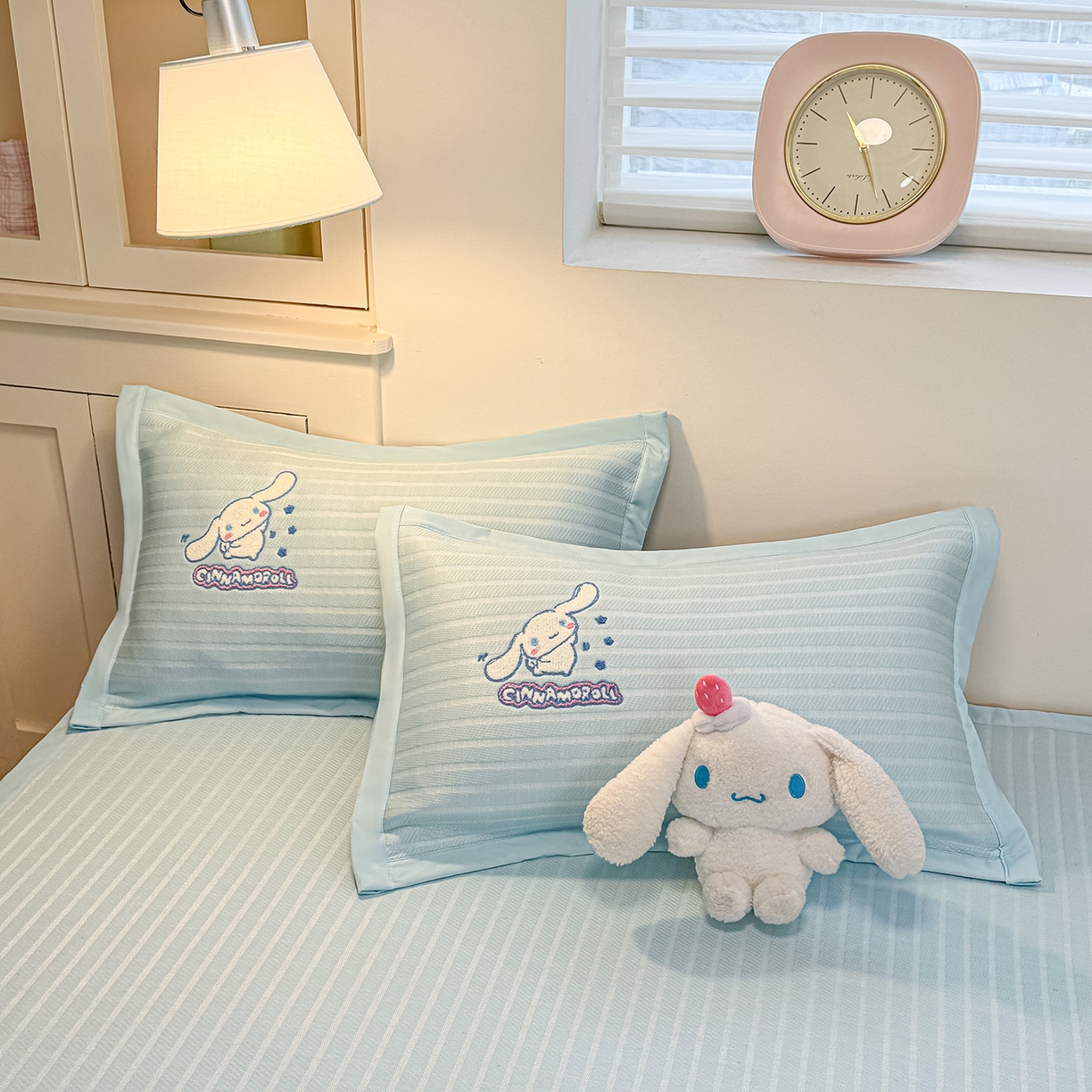 91家纺网 家纺一手货源 找家纺 蓝邻家纺 2026年新款PE提花三丽鸥毛巾绣凉席系列-平铺款 星梦玉桂