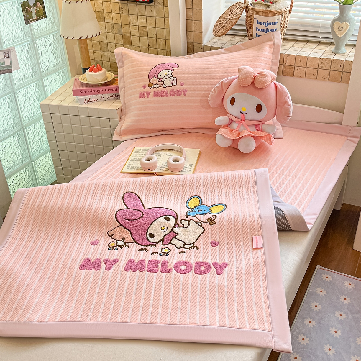 91家纺网 家纺一手货源 找家纺 （总）蓝邻家纺 2026年新款PE提花三丽鸥毛巾绣凉席系列-学生床