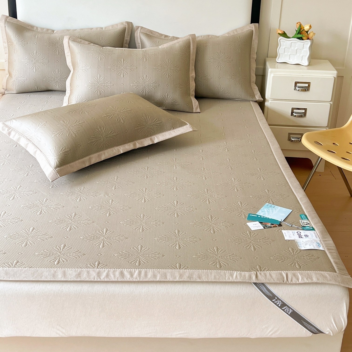 91家纺网 家纺一手货源 找家纺 席匠 2026新款高分子软席凉豆豆平铺款凉席席子烟花直角 烟花直角-香槟