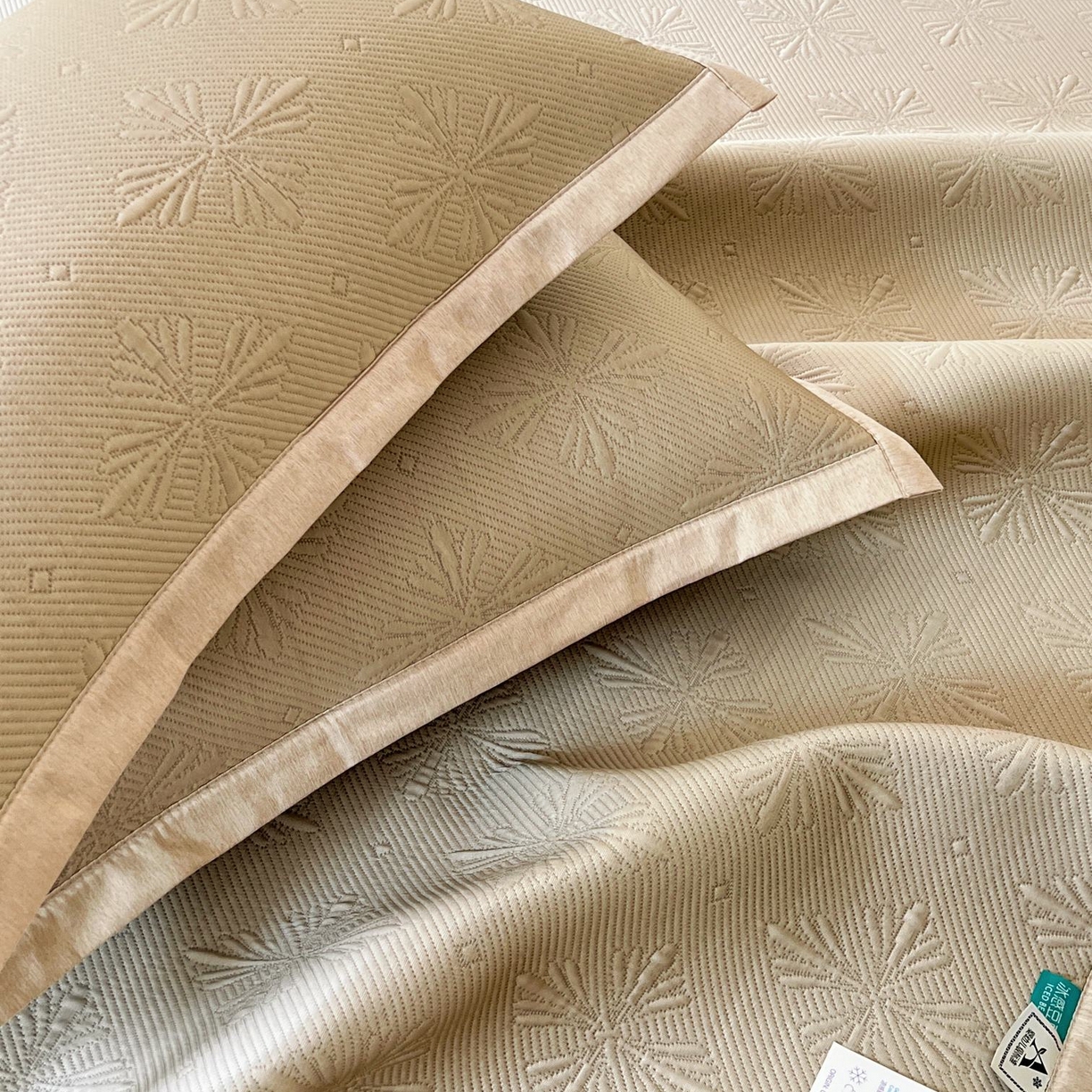 91家纺网 家纺一手货源 找家纺 席匠 2026新款高分子软席凉豆豆平铺款凉席席子烟花直角 烟花直角-香槟