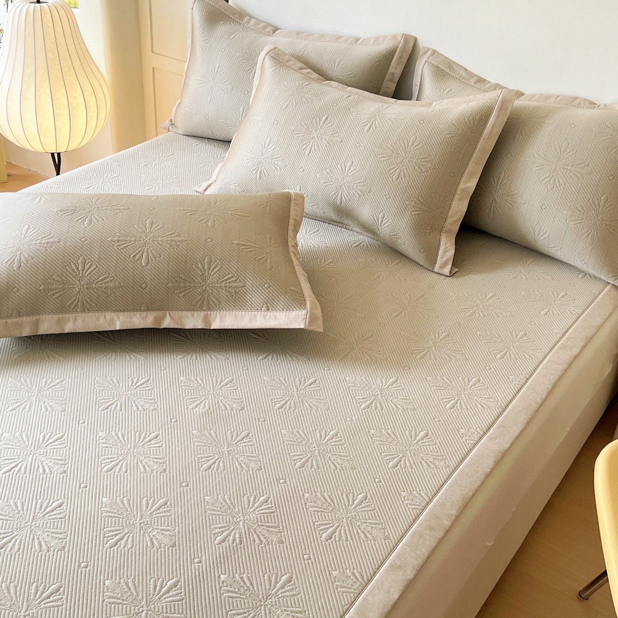 91家纺网 家纺一手货源 找家纺 席匠 2026新款高分子软席凉豆豆平铺款凉席席子烟花直角 烟花直角-香槟