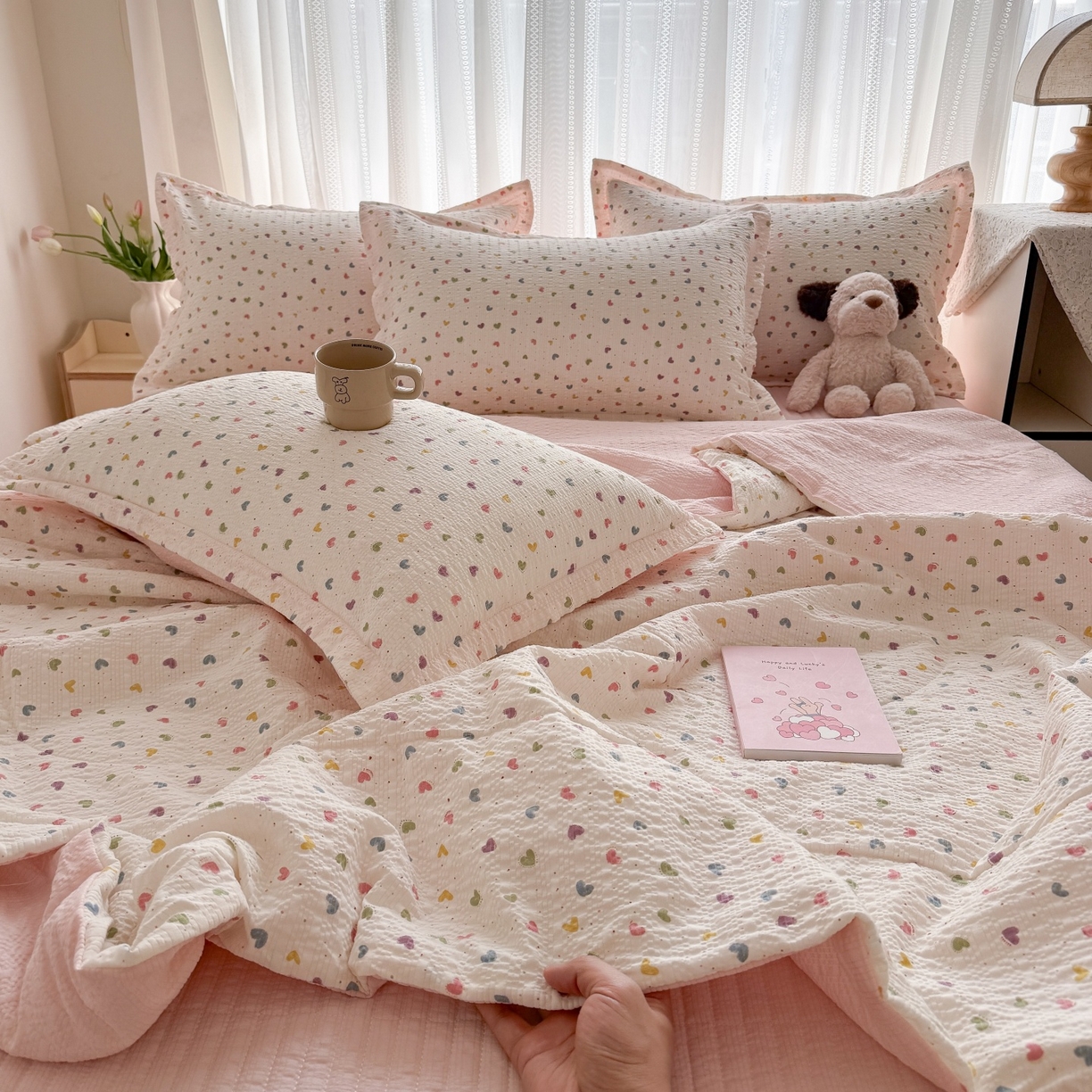91家纺网 家纺一手货源 找家纺 禾沐 2026新款泡芙棉泡芙纱夏被四件套 爱心点点