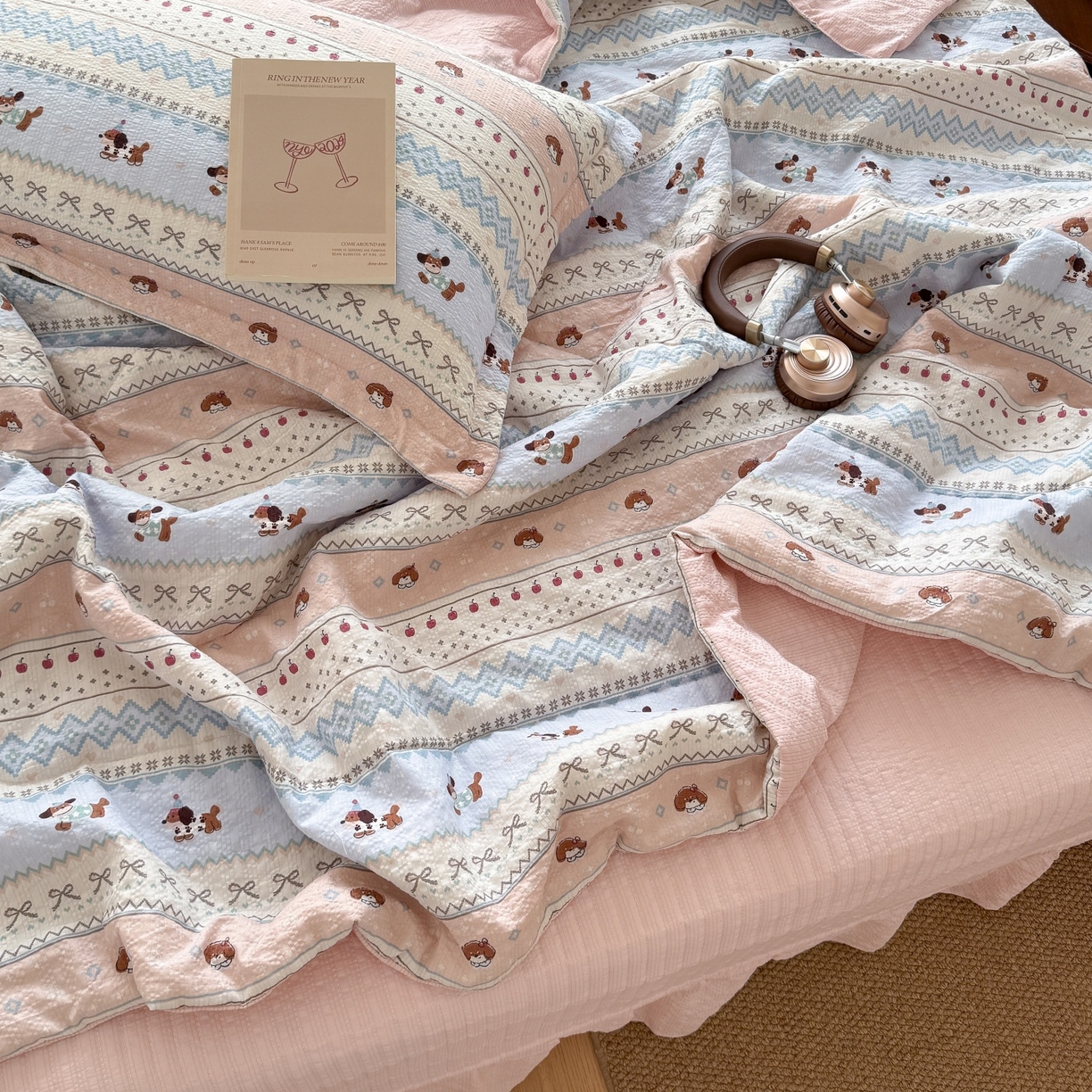 91家纺网 家纺一手货源 找家纺 禾沐 2026新款泡芙棉泡芙纱夏被四件套 费尔岛小狗