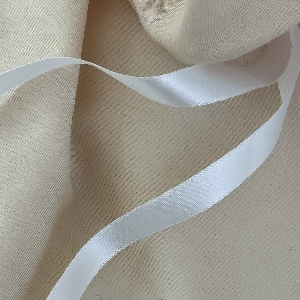 91家纺网 家纺一手货源 找家纺 合欢（原天一阁） 2026新款50s双股长绒棉纯棉刺绣四件套礼盒装-秘境花园 秘境花园-暖心粉+卡其