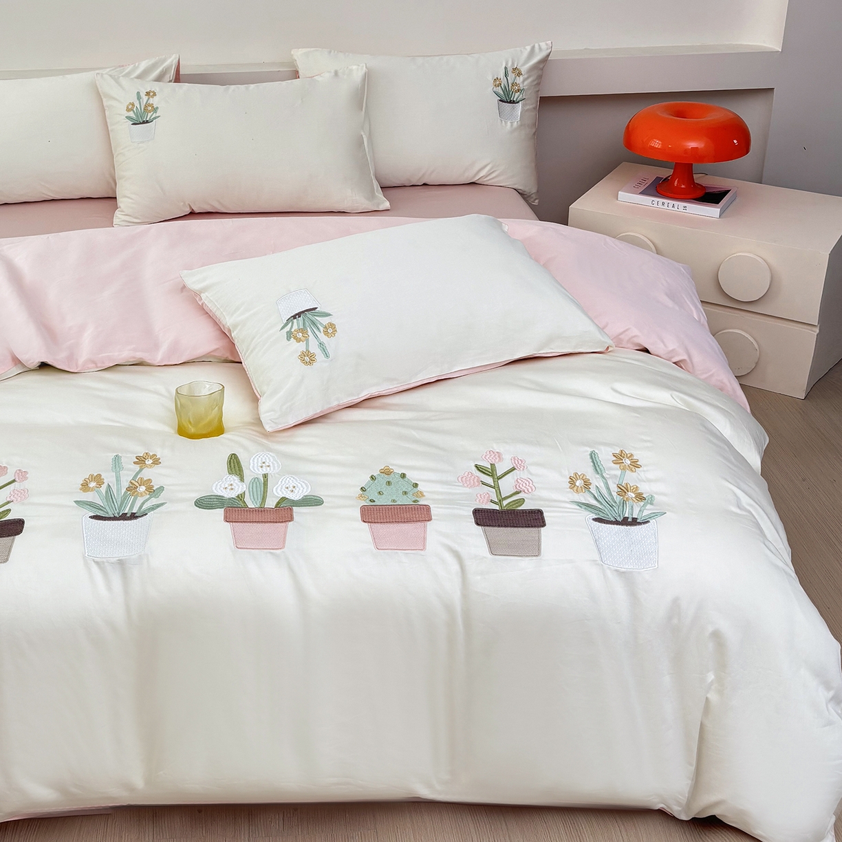 91家纺网 家纺一手货源 找家纺 合欢（原天一阁） 2026新款50s双股长绒棉纯棉刺绣四件套礼盒装-秘境花园 秘境花园-奶白+粉