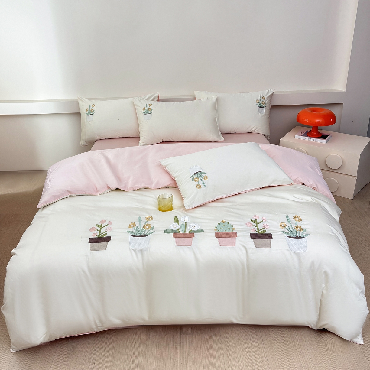 91家纺网 家纺一手货源 找家纺 合欢（原天一阁） 2026新款50s双股长绒棉纯棉刺绣四件套礼盒装-秘境花园 秘境花园-奶白+粉