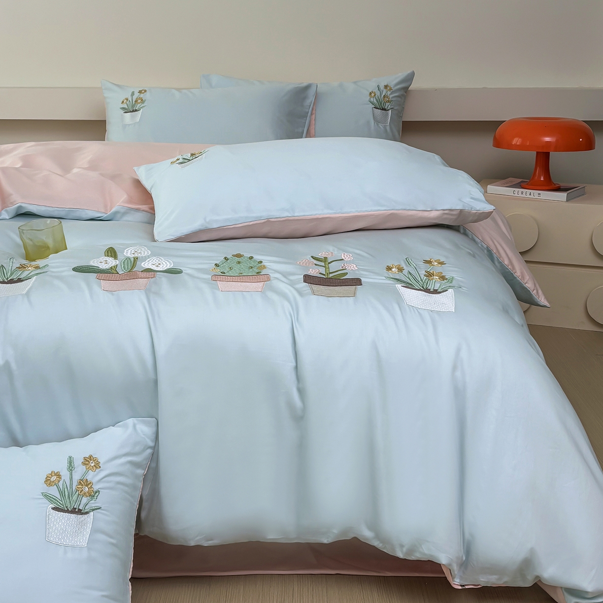 91家纺网 家纺一手货源 找家纺 合欢（原天一阁） 2026新款50s双股长绒棉纯棉刺绣四件套礼盒装-秘境花园 秘境花园-水军蓝+粉