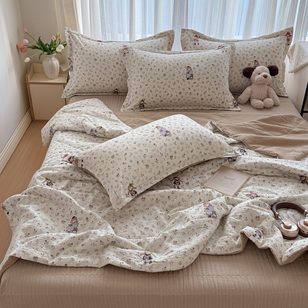 91家纺网 家纺一手货源 找家纺 禾沐 2026新款泡芙棉泡芙纱夏被四件套 花间娃娃