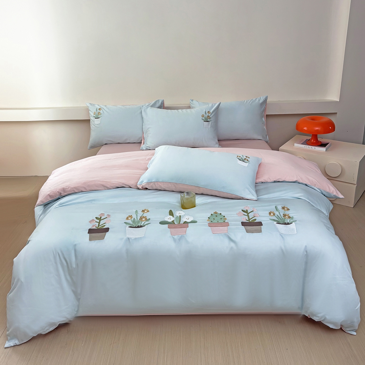 91家纺网 家纺一手货源 找家纺 合欢（原天一阁） 2026新款50s双股长绒棉纯棉刺绣四件套礼盒装-秘境花园 秘境花园-水军蓝+粉