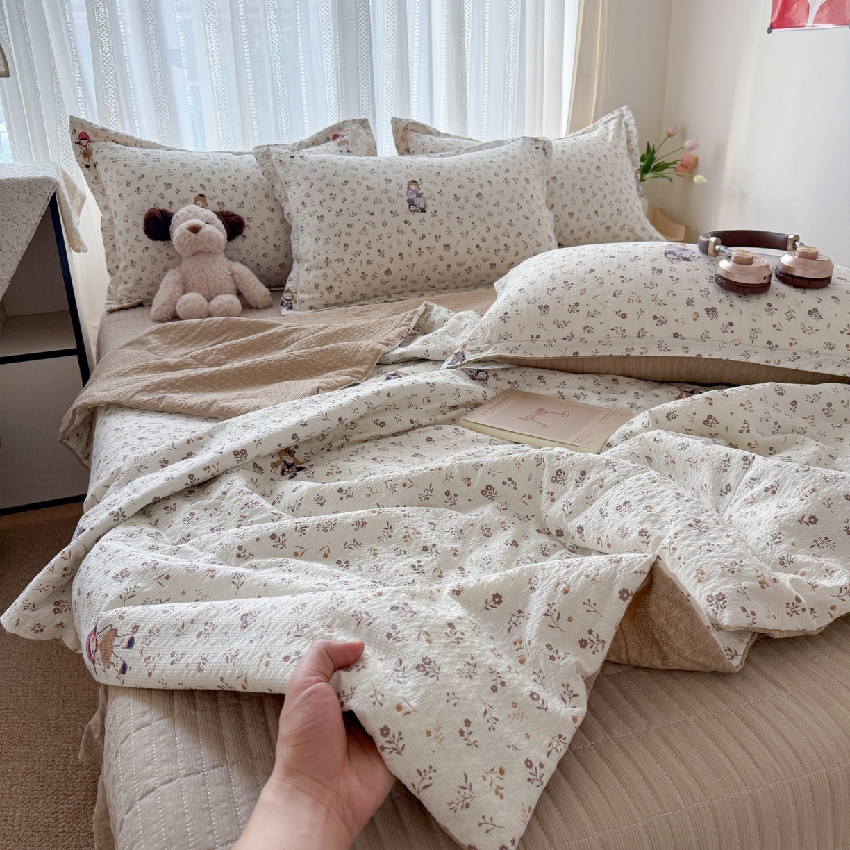 91家纺网 家纺一手货源 找家纺 禾沐 2026新款泡芙棉泡芙纱夏被四件套 花间娃娃