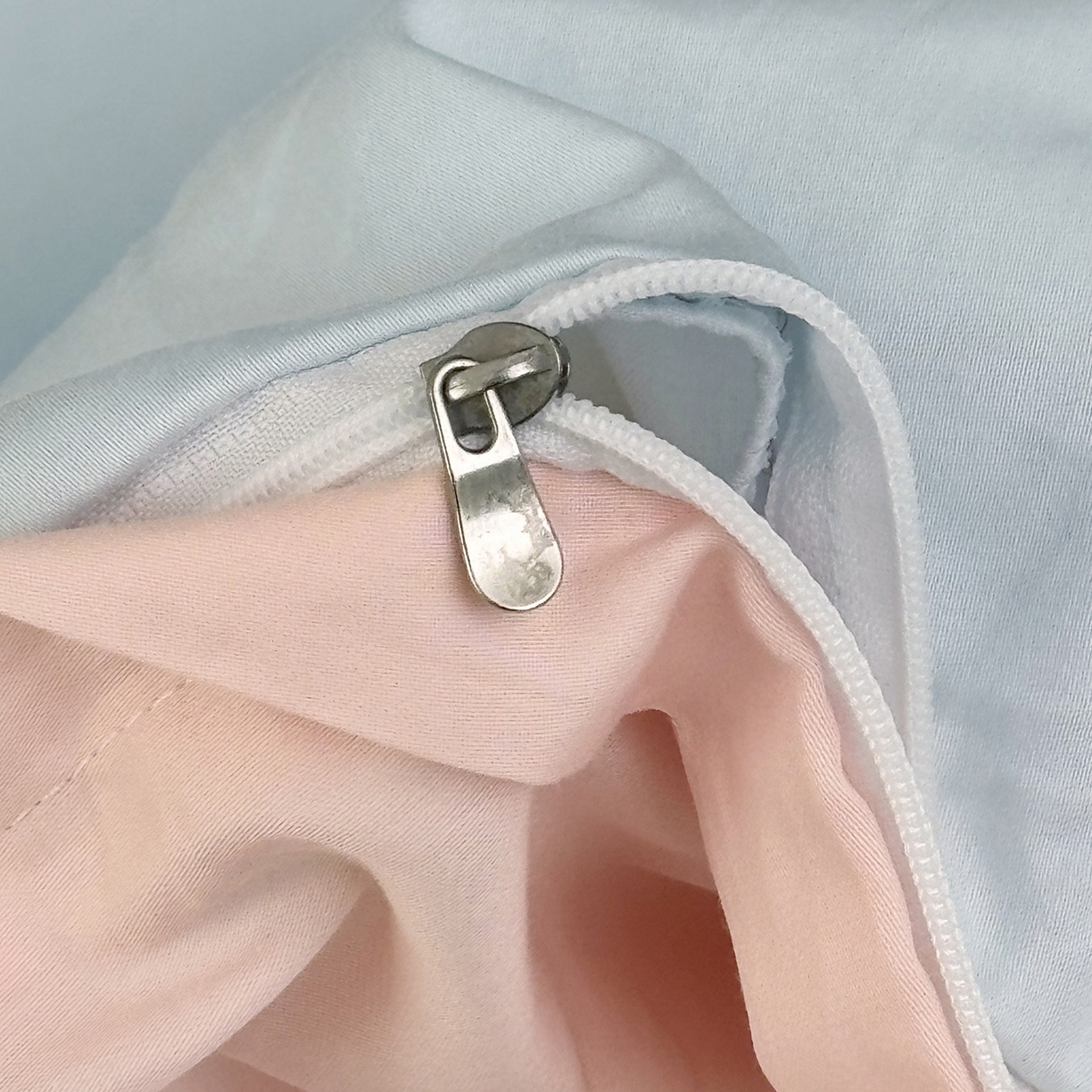 91家纺网 家纺一手货源 找家纺 合欢（原天一阁） 2026新款50s双股长绒棉纯棉刺绣四件套礼盒装-秘境花园 秘境花园-水军蓝+粉