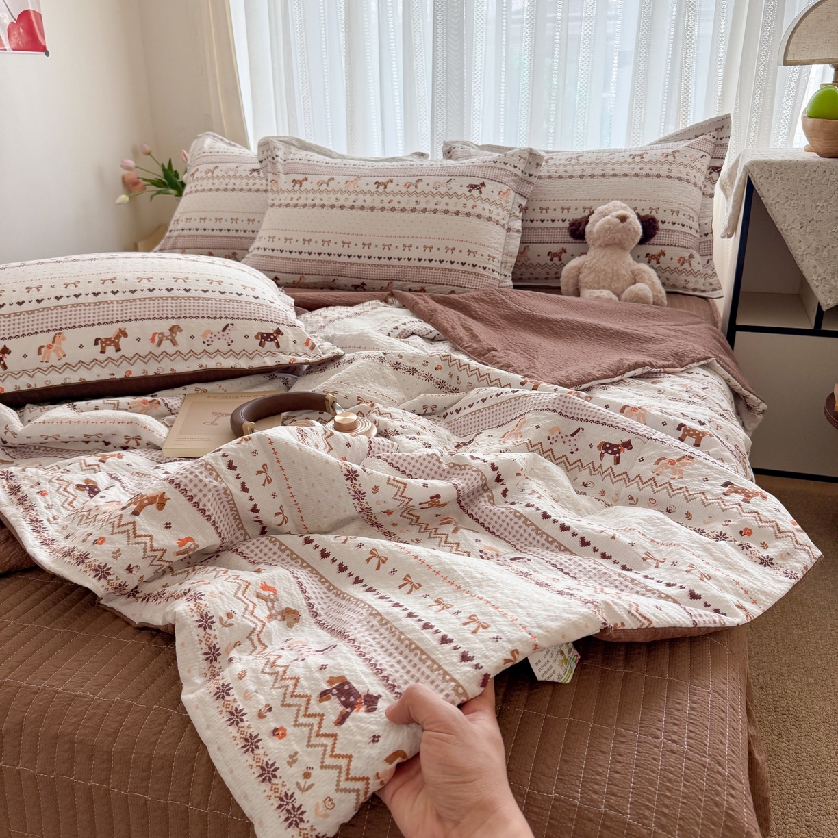 禾沐 2026新款泡芙棉泡芙纱夏被四件套 栗色木马纹