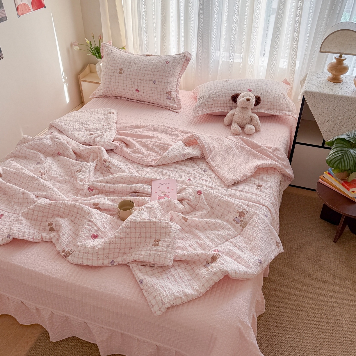 91家纺网 家纺一手货源 找家纺 禾沐 2026新款泡芙棉泡芙纱夏被四件套 蜜桃小兔