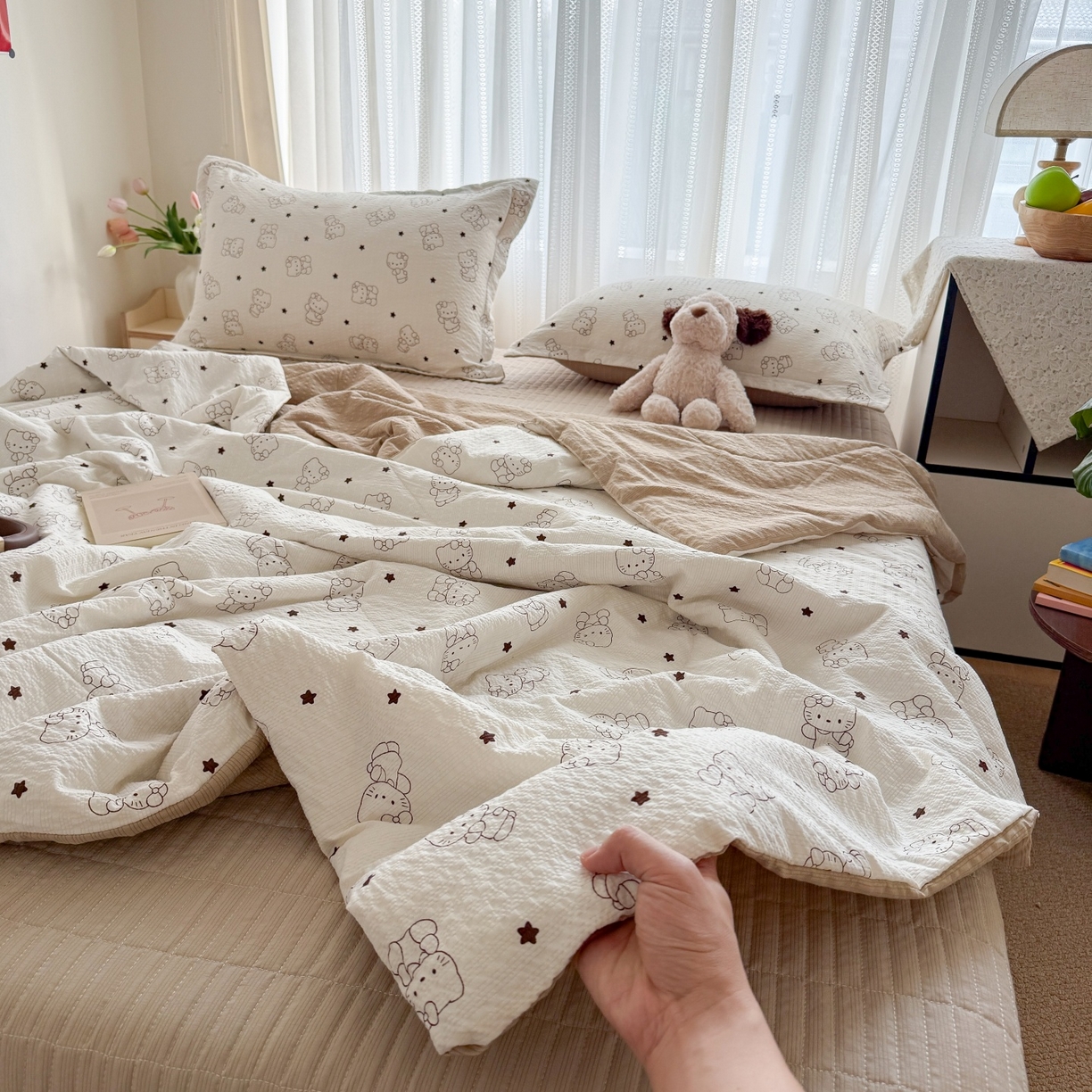 91家纺网 家纺一手货源 找家纺 禾沐 2026新款泡芙棉泡芙纱夏被四件套 描线猫