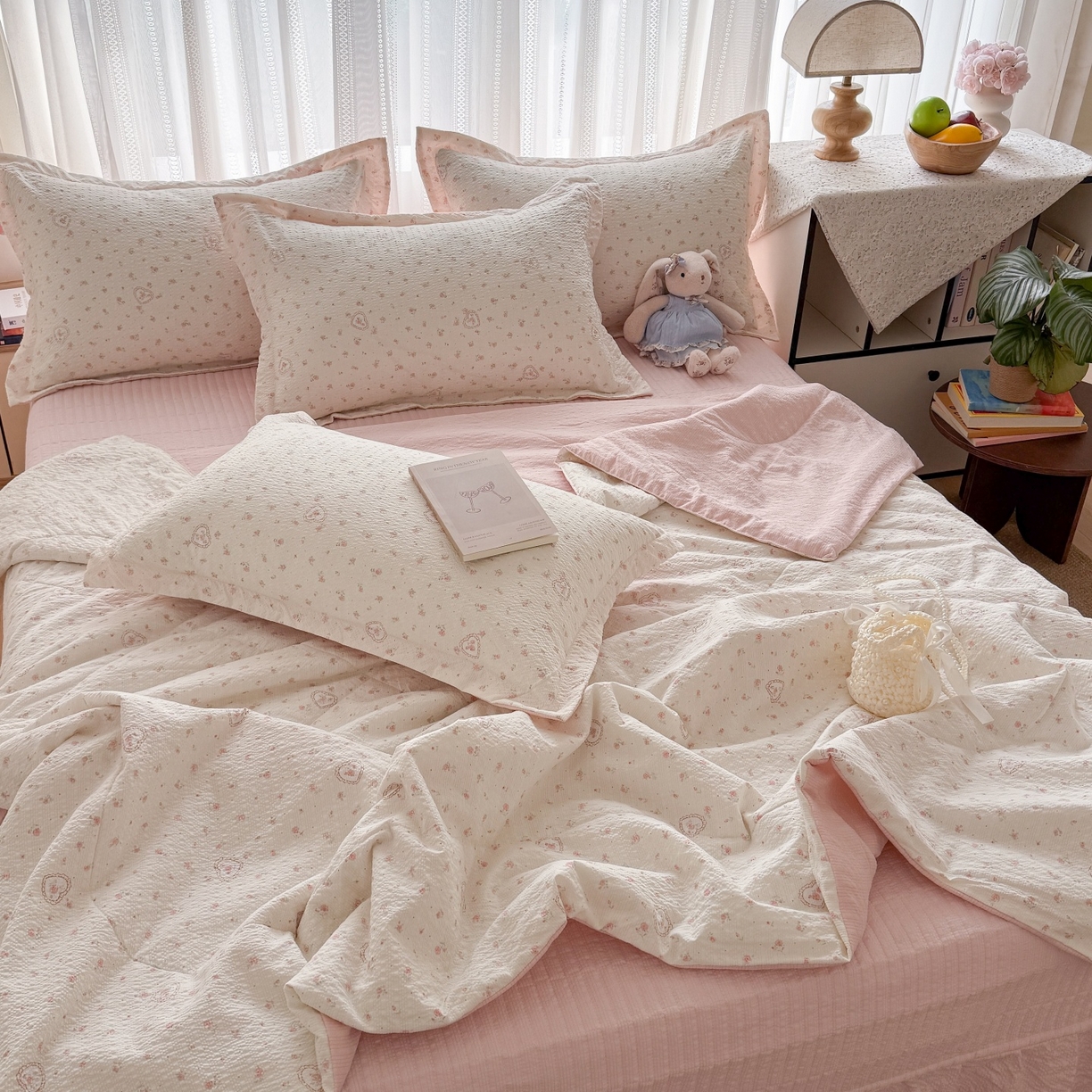 91家纺网 家纺一手货源 找家纺 禾沐 2026新款泡芙棉泡芙纱夏被四件套 甜桃心