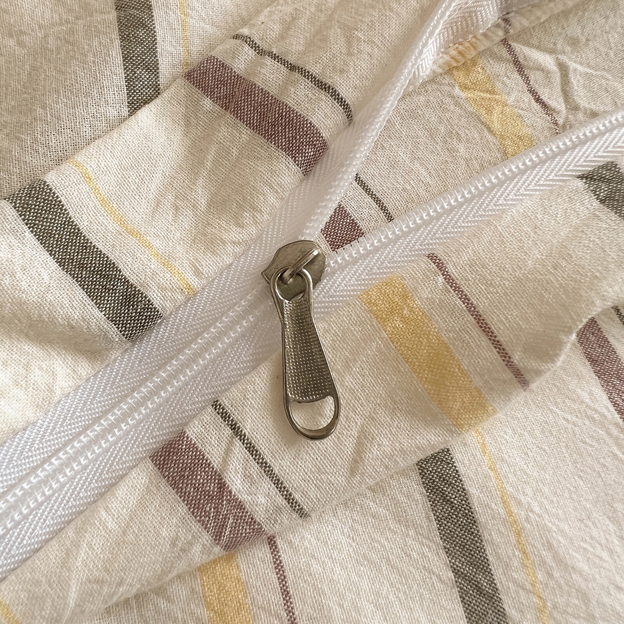 91家纺网 家纺一手货源 找家纺 丽涵家纺 2026新款全棉纯棉色织水洗棉绣花单被套被套单件 韵律-咖