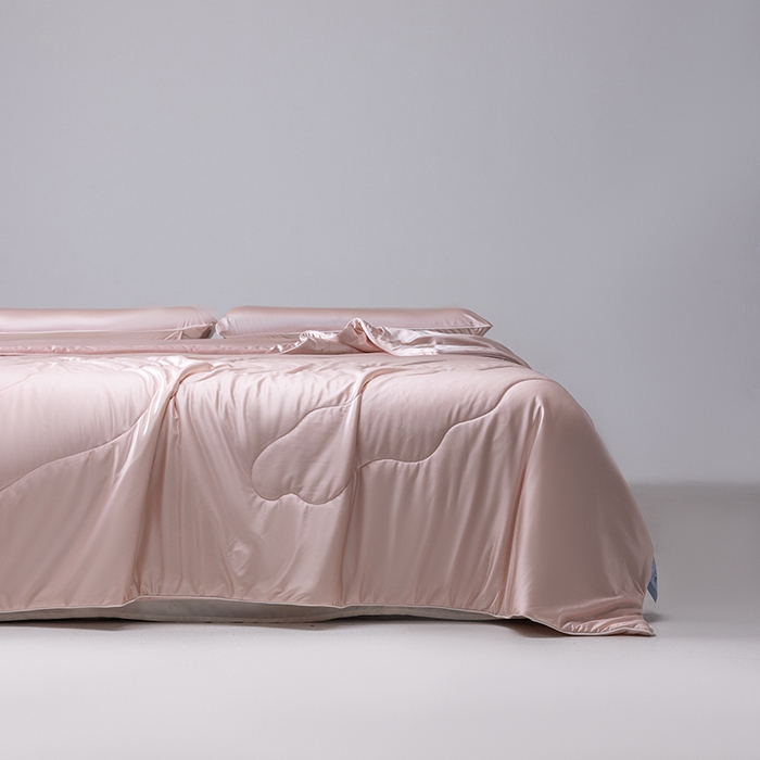 91家纺网 家纺一手货源 找家纺 （总）迪梵家纺 2026春夏新品A类水光丝绸锦氨（170克面料）凉感冰丝夏凉被55大豆夏被空调被薄被子被芯