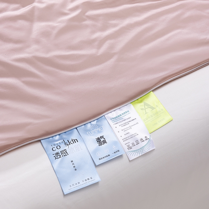 91家纺网 家纺一手货源 找家纺 迪梵家纺 2026春夏新品A类水光丝绸锦氨（170克面料）凉感冰丝夏凉被55大豆夏被空调被薄被子被芯 蔷薇粉