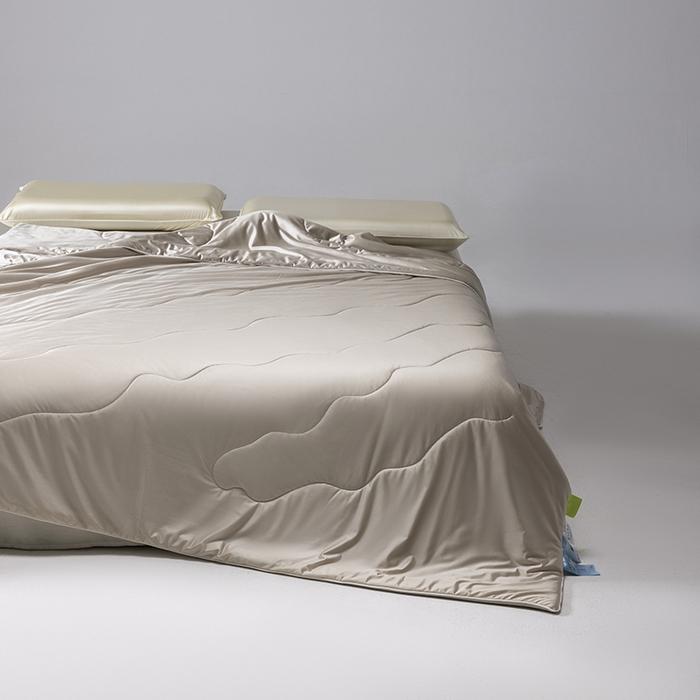 91家纺网 家纺一手货源 找家纺 迪梵家纺 2026春夏新品A类水光丝绸锦氨（170克面料）凉感冰丝夏凉被55大豆夏被空调被薄被子被芯 香槟金