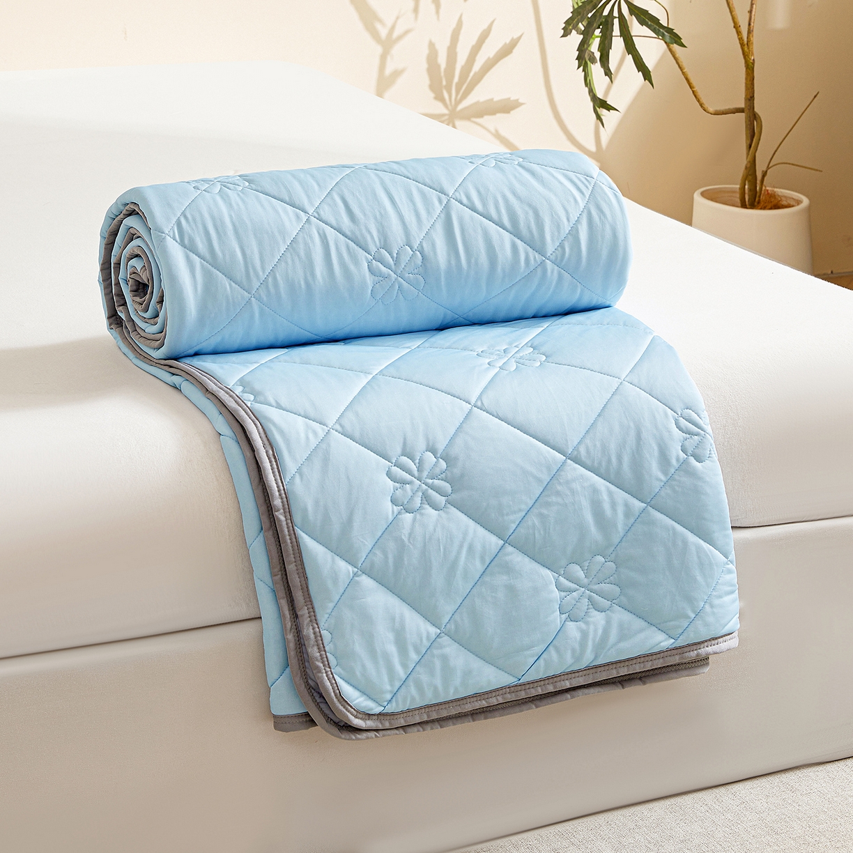 91家纺网 家纺一手货源 找家纺 （总）魅图家纺 2026新款跨境A类凉感丝夏被-英文版