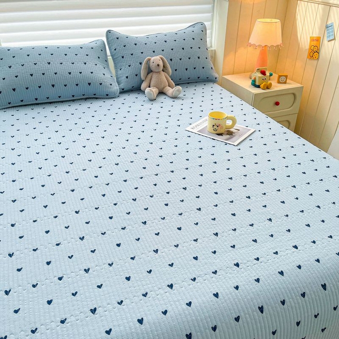 91家纺网 家纺一手货源 找家纺 梵朴 2026新款A类泡芙双层纱云感邹邹纱床盖三件套 蓝调爱心