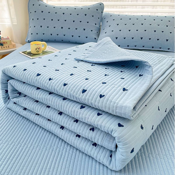91家纺网 家纺一手货源 找家纺 梵朴 2026新款A类泡芙双层纱云感邹邹纱床盖三件套 蓝调爱心