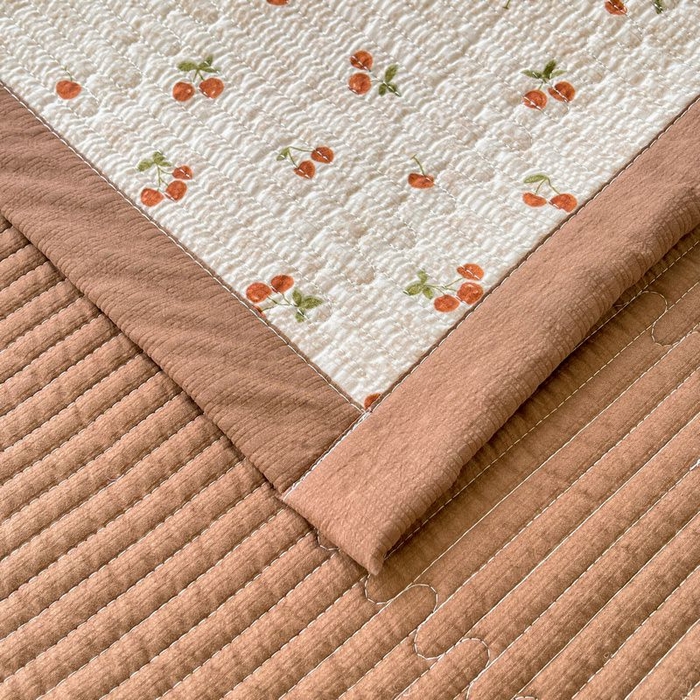 91家纺网 家纺一手货源 找家纺 梵朴 2026新款A类泡芙双层纱云感邹邹纱床盖三件套 酒渍樱桃