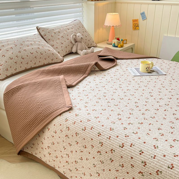 91家纺网 家纺一手货源 找家纺 梵朴 2026新款A类泡芙双层纱云感邹邹纱床盖三件套 酒渍樱桃