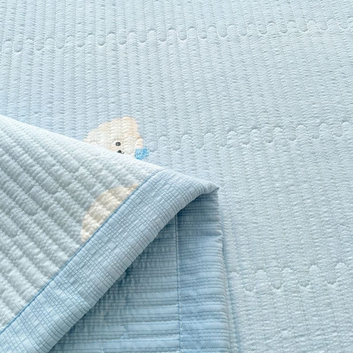 91家纺网 家纺一手货源 找家纺 梵朴 2026新款A类泡芙双层纱云感邹邹纱床盖三件套 蓝色领结狗