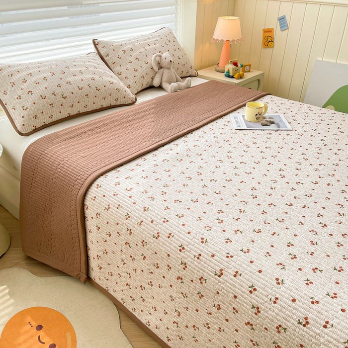 91家纺网 家纺一手货源 找家纺 梵朴 2026新款A类泡芙双层纱云感邹邹纱床盖三件套 酒渍樱桃