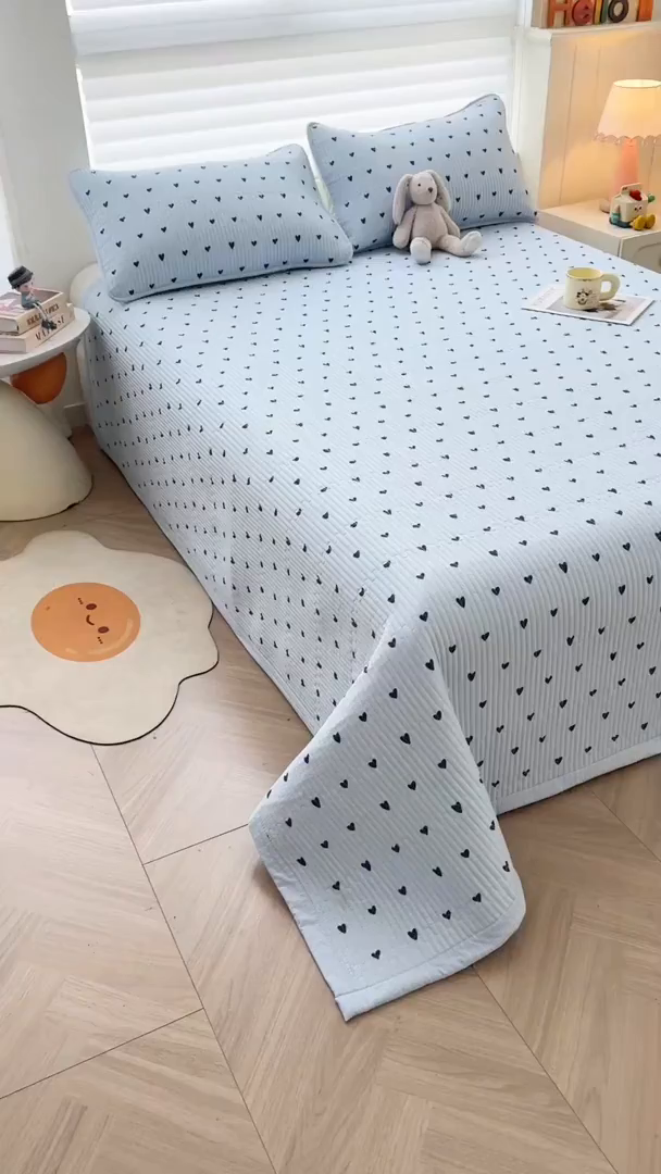 91家纺网 家纺一手货源 找家纺 梵朴 2026新款A类泡芙双层纱云感邹邹纱床盖三件套 蓝调爱心